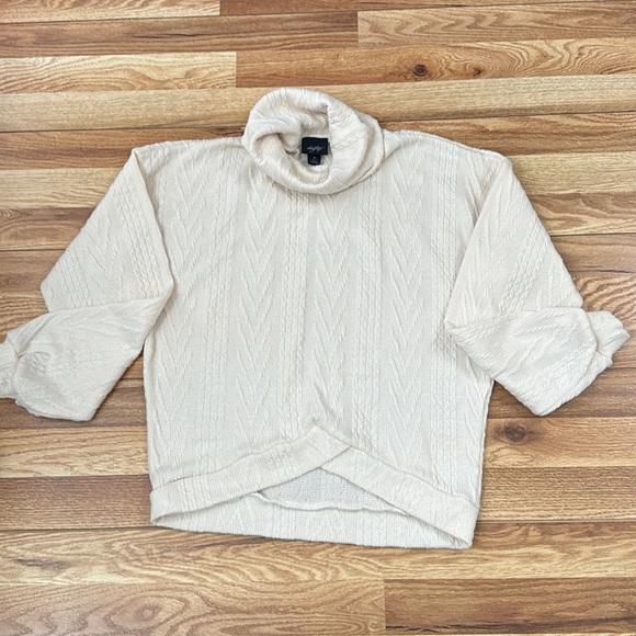 Daytrip Women Top - Picture 3 of 6